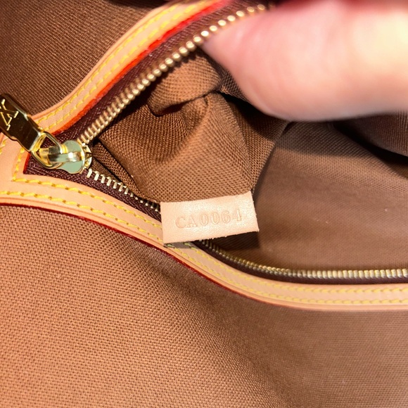 Authentic Louis Vuitton Abbesses Monogram Messenger Bag - Picture 6 of 11